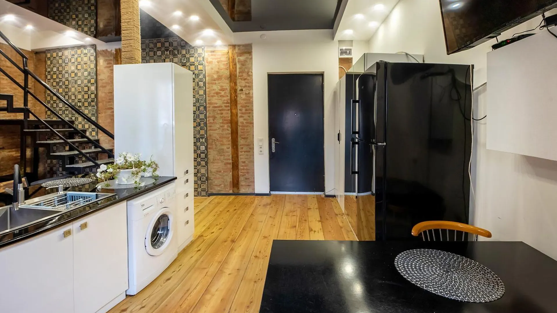 Hb Apartments Aghmashenebeli Тбилиси 0*,